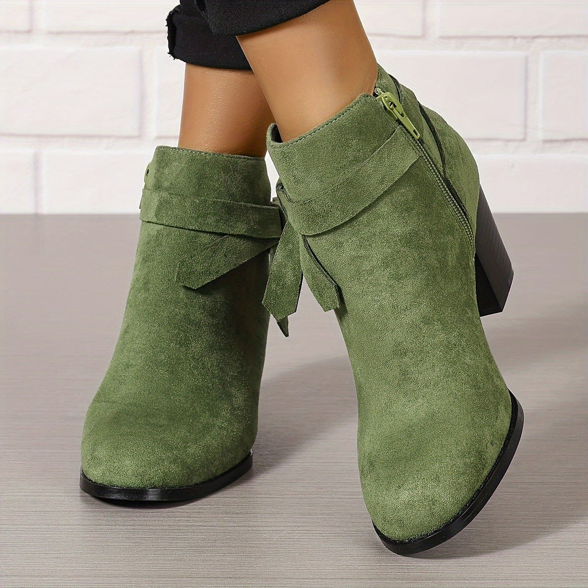Marielle | Damen Stiefeletten mit spitzem Zeh, Blockabsatz und Schleifen-Detail