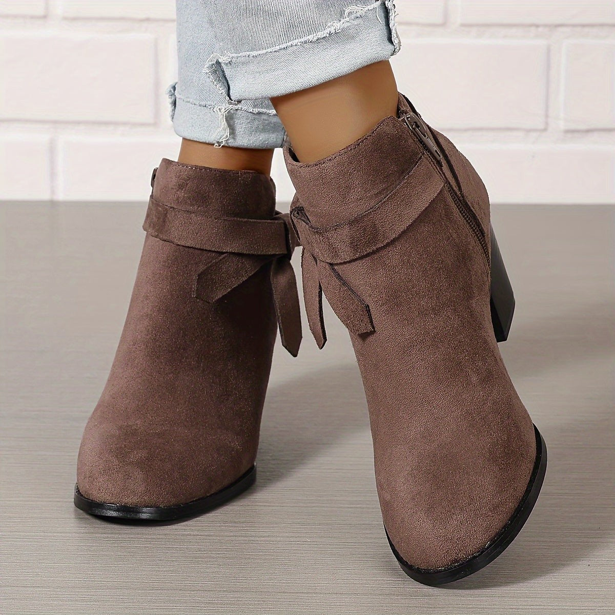 Marielle | Damen Stiefeletten mit spitzem Zeh, Blockabsatz und Schleifen-Detail