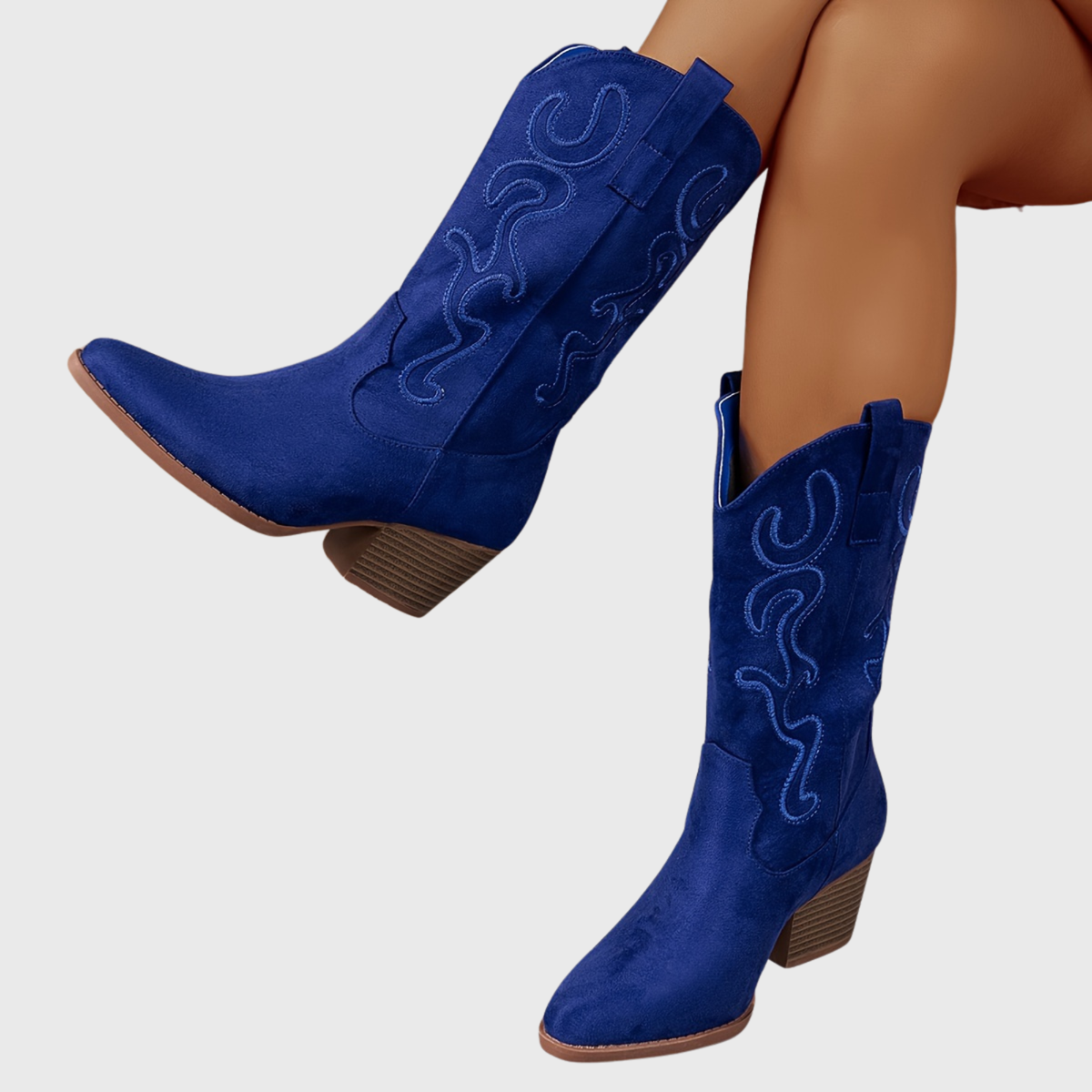 Sierra | Damen Cowboy-Stiefel mit breitem Schaft, bestickt, spitz und Blockabsatz