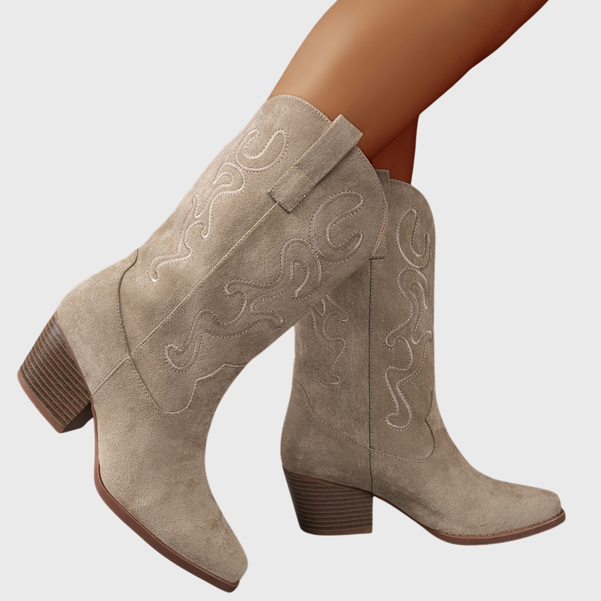 Sierra | Damen Cowboy-Stiefel mit breitem Schaft, bestickt, spitz und Blockabsatz